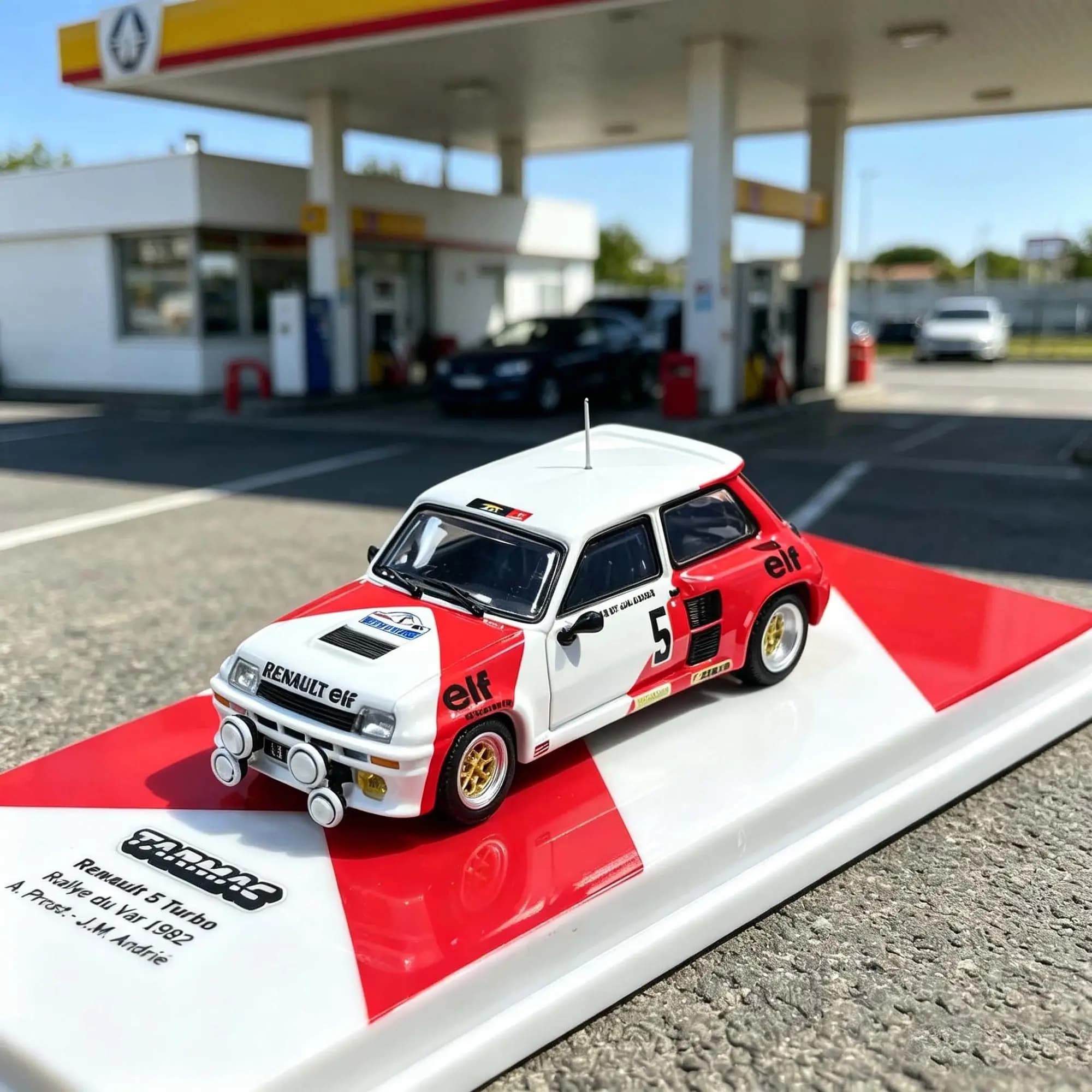 Tarmac Works 1:64 Renault 5 Turbo Rallye Voiture de rallye 1982 Modèle de voiture en alliage