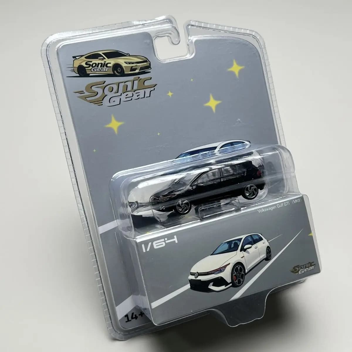 Sonic Gear 1/64 Volkswagen Golf GTI MK8 SUV Sport Car Diecast Vehicle Miniature Free Wheels Collection Cadeau pour enfants garçons