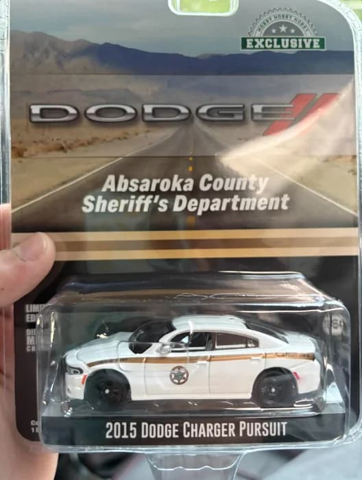 1:64 2015 Doge War Horse Chase - Modèle de voiture avancé du shérif du comté d'Absaroka